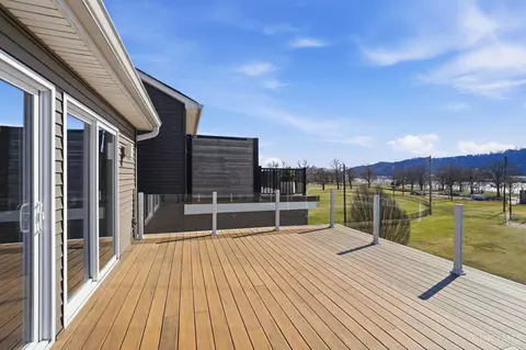 Exterior - 3003 Riverside Dr, Cincinnati, OH 45226 photo 6 of 10