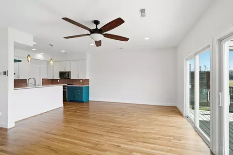 Living - 3003 Riverside Dr, Cincinnati, OH 45226 photo 3 of 5