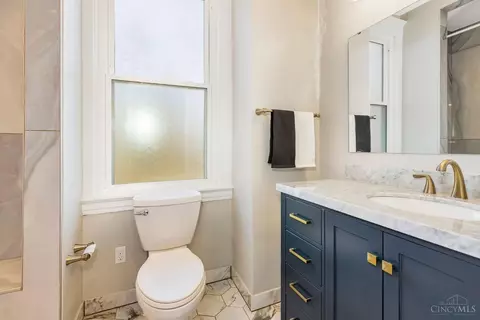 Bath - 2832 Claypole Ave, Cincinnati, OH 45204 photo 2 of 4