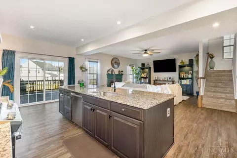 Kitchen - 2776 Aristides Ct, Morrow, OH 45152 photo 4 of 4