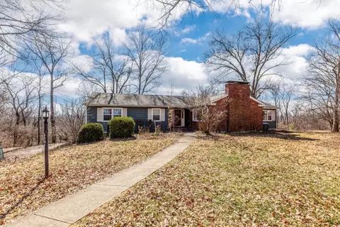5801 Blue Spruce Ln, Cincinnati, OH 45224