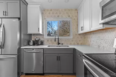 Kitchen - 3464 Simpsons Trce, Maineville, OH 45039 photo 5 of 6