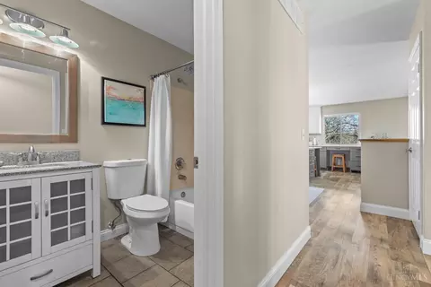 Entry Way - 3464 Simpsons Trce, Maineville, OH 45039 photo 3 of 3