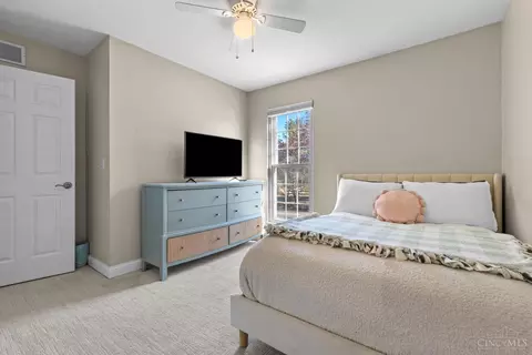 Bedroom - 3464 Simpsons Trce, Maineville, OH 45039 photo 4 of 4
