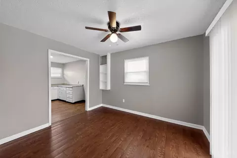 Living - 9636 Pippin Rd, Cincinnati, OH 45231 photo 4 of 5