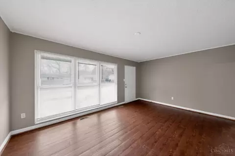 Living - 9636 Pippin Rd, Cincinnati, OH 45231 photo 1 of 5