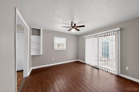 Living - 9636 Pippin Rd, Cincinnati, OH 45231 photo 3 of 5