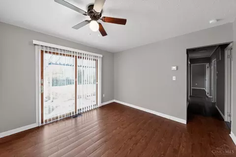 Living - 9636 Pippin Rd, Cincinnati, OH 45231 photo 2 of 5