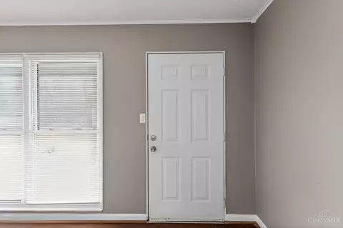 Entry Way - 9636 Pippin Rd, Cincinnati, OH 45231 photo 1 of 3