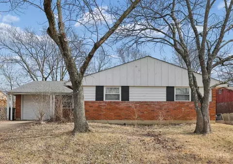 12128 Benadir Rd, Springdale, OH 45246