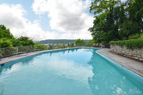 1815 William Howard Taft, Cincinnati, OH 45206 photo 3