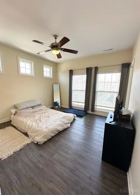 Bedroom - 199 Rochelle St, Cincinnati, OH 45219 photo 1 of 2
