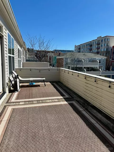 Exterior - 199 Rochelle St, Cincinnati, OH 45219 photo 3 of 7