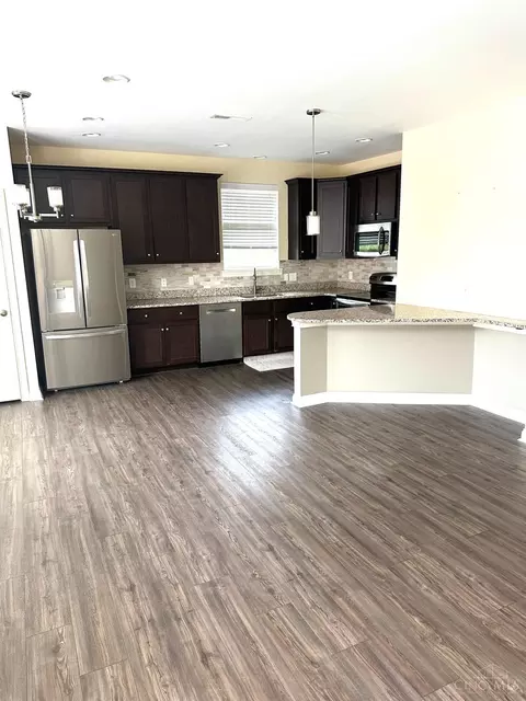 Kitchen - 199 Rochelle St, Cincinnati, OH 45219 photo 3 of 5