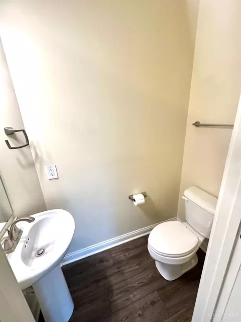 Bath - 199 Rochelle St, Cincinnati, OH 45219 photo 1 of 3