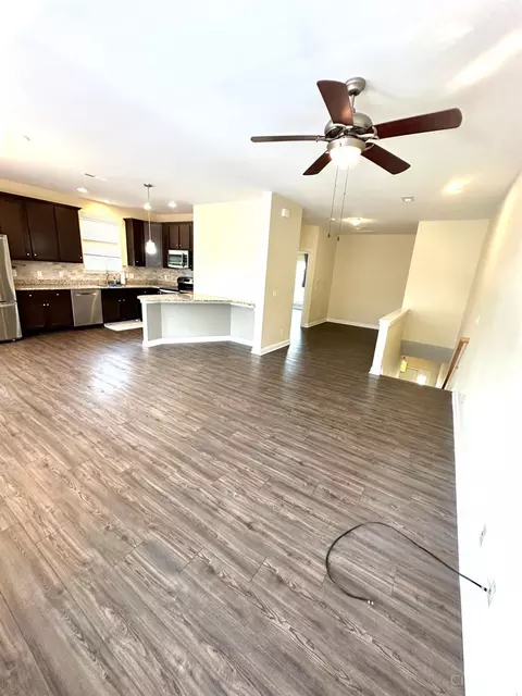 Living - 199 Rochelle St, Cincinnati, OH 45219 photo 1 of 5
