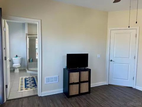 Bedroom - 199 Rochelle St, Cincinnati, OH 45219 photo 2 of 2