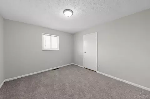 Bedroom - 1854 Windmill Way, Cincinnati, OH 45240 photo 2 of 5