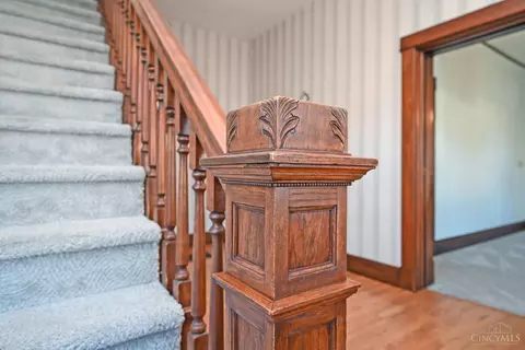 Entry Way - 215 Walnut St, Elmwood Place, OH 45216 photo 3 of 6