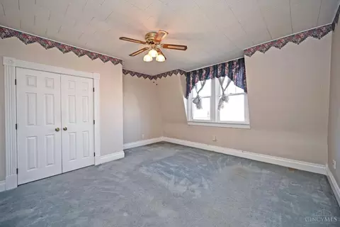Bedroom - 215 Walnut St, Elmwood Place, OH 45216 photo 1 of 9