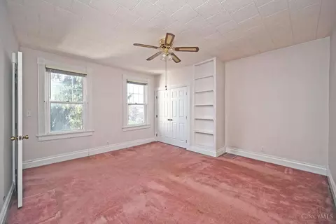 Bedroom - 215 Walnut St, Elmwood Place, OH 45216 photo 5 of 9