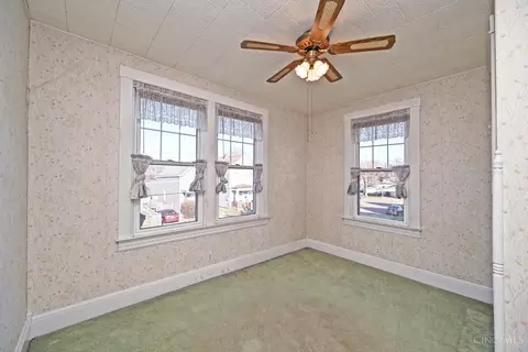 Bedroom - 215 Walnut St, Elmwood Place, OH 45216 photo 7 of 9
