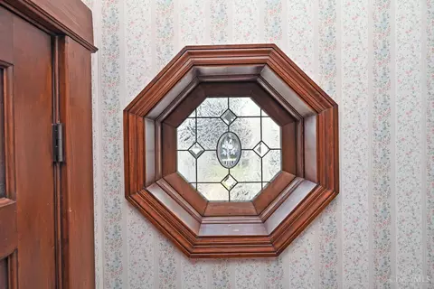 Entry Way - 215 Walnut St, Elmwood Place, OH 45216 photo 5 of 6