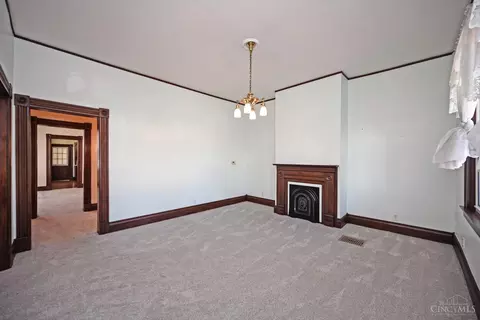 Living - 215 Walnut St, Elmwood Place, OH 45216 photo 1 of 4