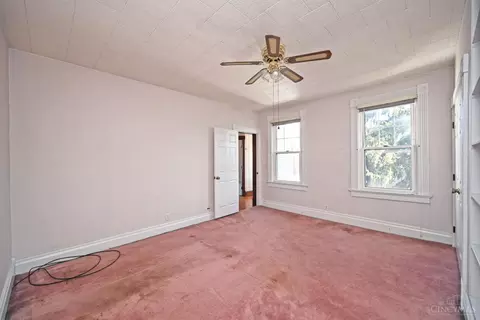 Bedroom - 215 Walnut St, Elmwood Place, OH 45216 photo 6 of 9