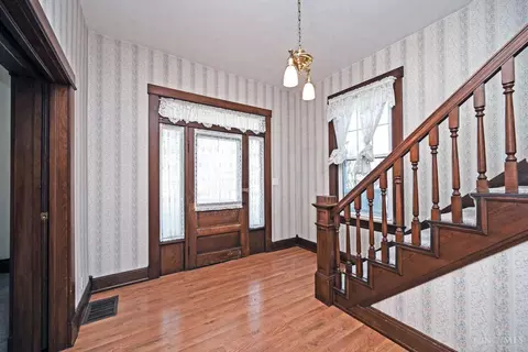 Entry Way - 215 Walnut St, Elmwood Place, OH 45216 photo 1 of 6
