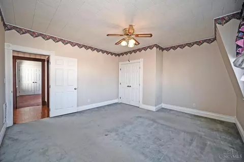 Bedroom - 215 Walnut St, Elmwood Place, OH 45216 photo 2 of 9