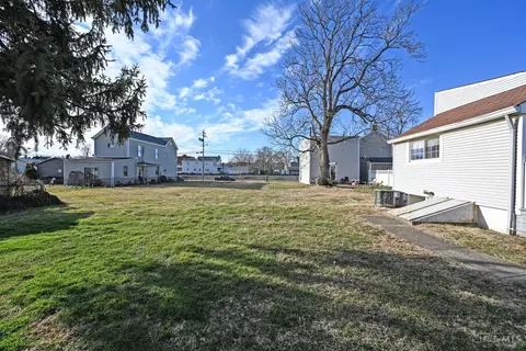 Exterior - 215 Walnut St, Elmwood Place, OH 45216 photo 11 of 18