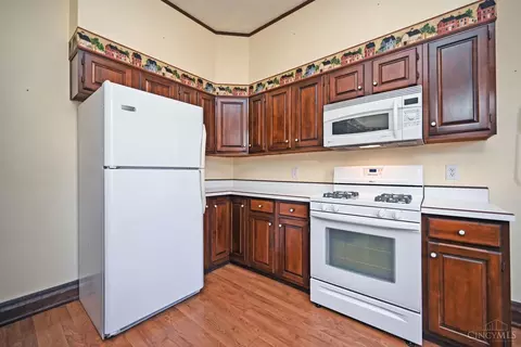 Kitchen - 215 Walnut St, Elmwood Place, OH 45216 photo 6 of 6