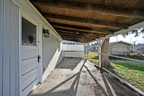 Exterior - 215 Walnut St, Elmwood Place, OH 45216 photo 9 of 18