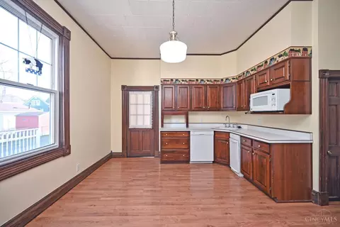 Kitchen - 215 Walnut St, Elmwood Place, OH 45216 photo 2 of 6