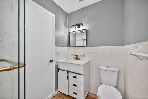 Bath - 778 Danbury Rd, Forest Park, OH 45240 photo 3 of 4