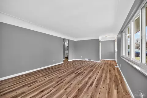 Living - 778 Danbury Rd, Forest Park, OH 45240 photo 2 of 5