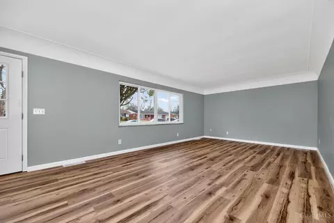 Living - 778 Danbury Rd, Forest Park, OH 45240 photo 3 of 5