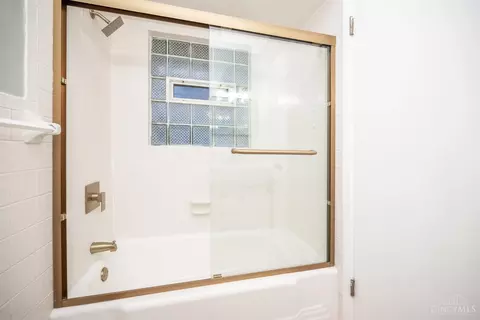 Bath - 778 Danbury Rd, Forest Park, OH 45240 photo 4 of 4