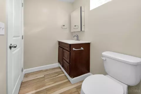 Bath - 3914 Meyerfeld Ave, Cheviot, OH 45211 photo 8 of 8