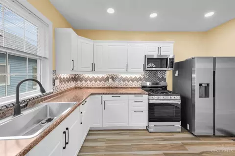 Kitchen - 3914 Meyerfeld Ave, Cheviot, OH 45211 photo 3 of 3