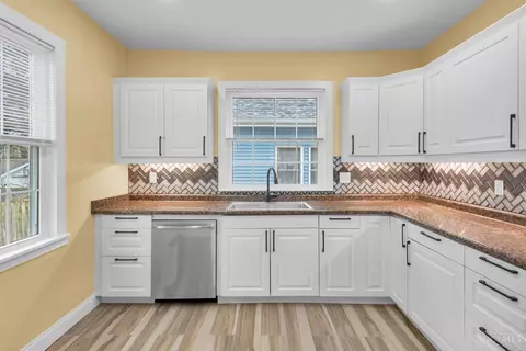 Kitchen - 3914 Meyerfeld Ave, Cheviot, OH 45211 photo 2 of 3