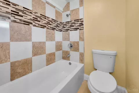 Bath - 3914 Meyerfeld Ave, Cheviot, OH 45211 photo 1 of 8