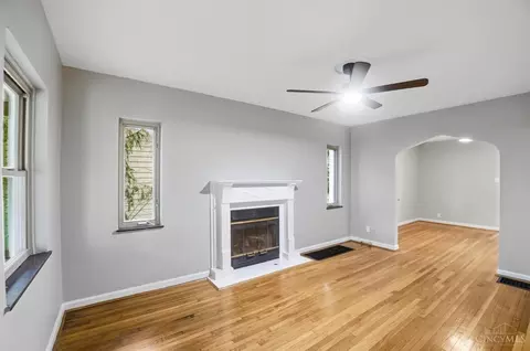 Living - 5965 Wayside Ave, Cincinnati, OH 45230 photo 2 of 4
