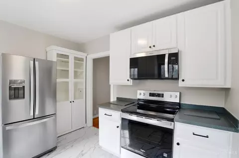 Kitchen - 5965 Wayside Ave, Cincinnati, OH 45230 photo 4 of 4