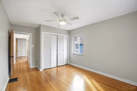 Bedroom - 5965 Wayside Ave, Cincinnati, OH 45230 photo 2 of 5