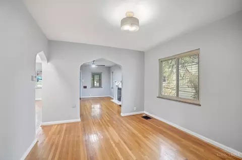 Living - 5965 Wayside Ave, Cincinnati, OH 45230 photo 4 of 4