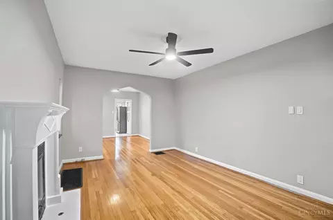Living - 5965 Wayside Ave, Cincinnati, OH 45230 photo 3 of 4