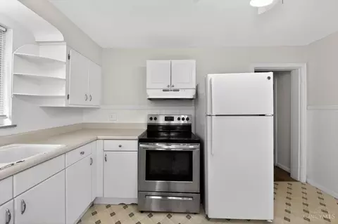 Kitchen - 6621 Winton Rd, Cincinnati, OH 45224 photo 4 of 4