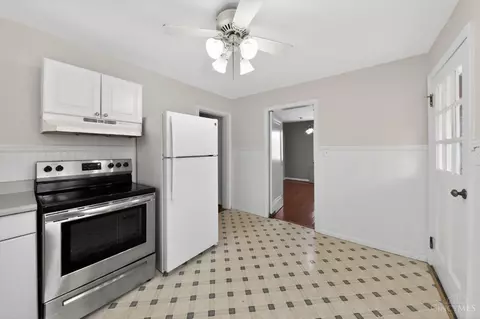 Kitchen - 6621 Winton Rd, Cincinnati, OH 45224 photo 2 of 4